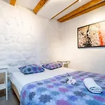 Old Town Historical Residence Apartment 2